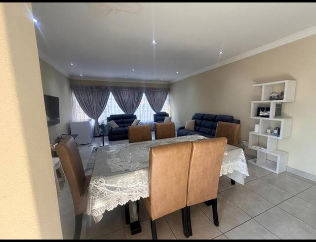 3 BEDROOM APARTMENT FOR SALE IN LAUDIUM